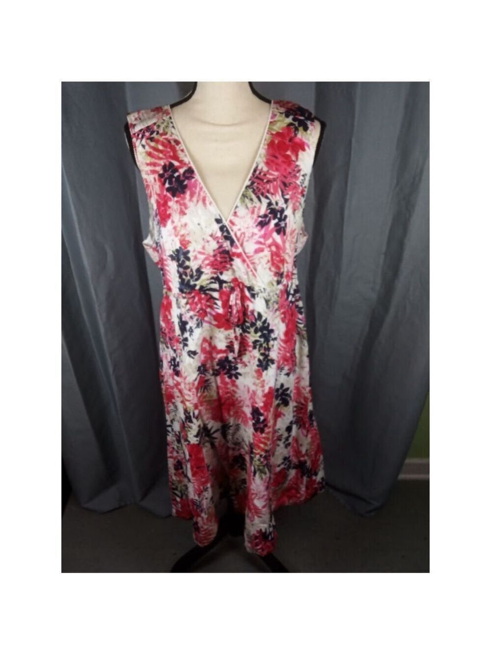 Women's Eddie Bauer XL White Pink Blue Floral Sleeveless Dress